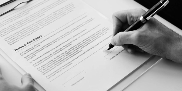 Derecho Mercantil / Abogados Mercantilistas en Torrejón de Ardoz · Cumplimiento Normativo en Sector de Telecomunicaciones